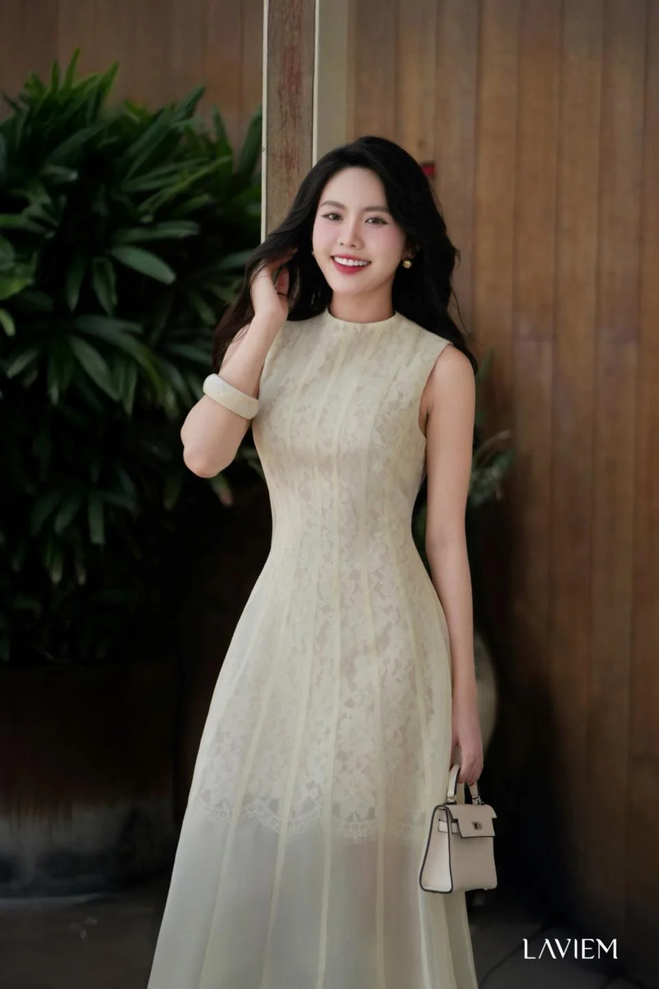 Hình 9 trong bộ những mẫu đầm đẹp
