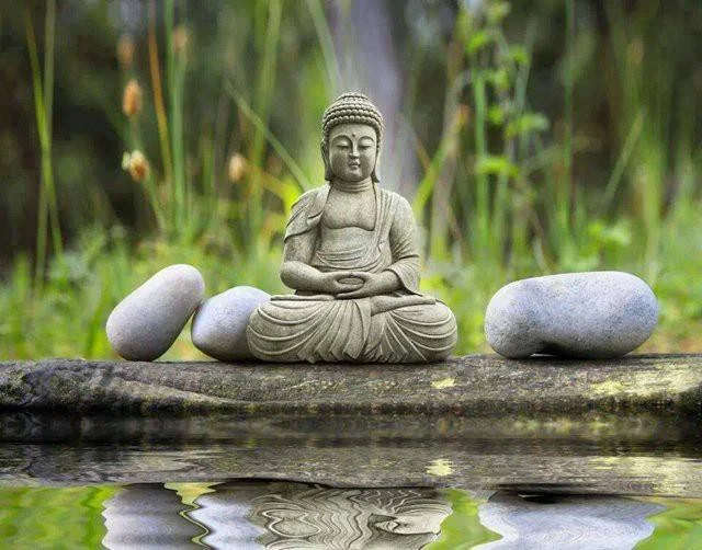 Đức Phật an nhiên tự tại giữa cuộc đời