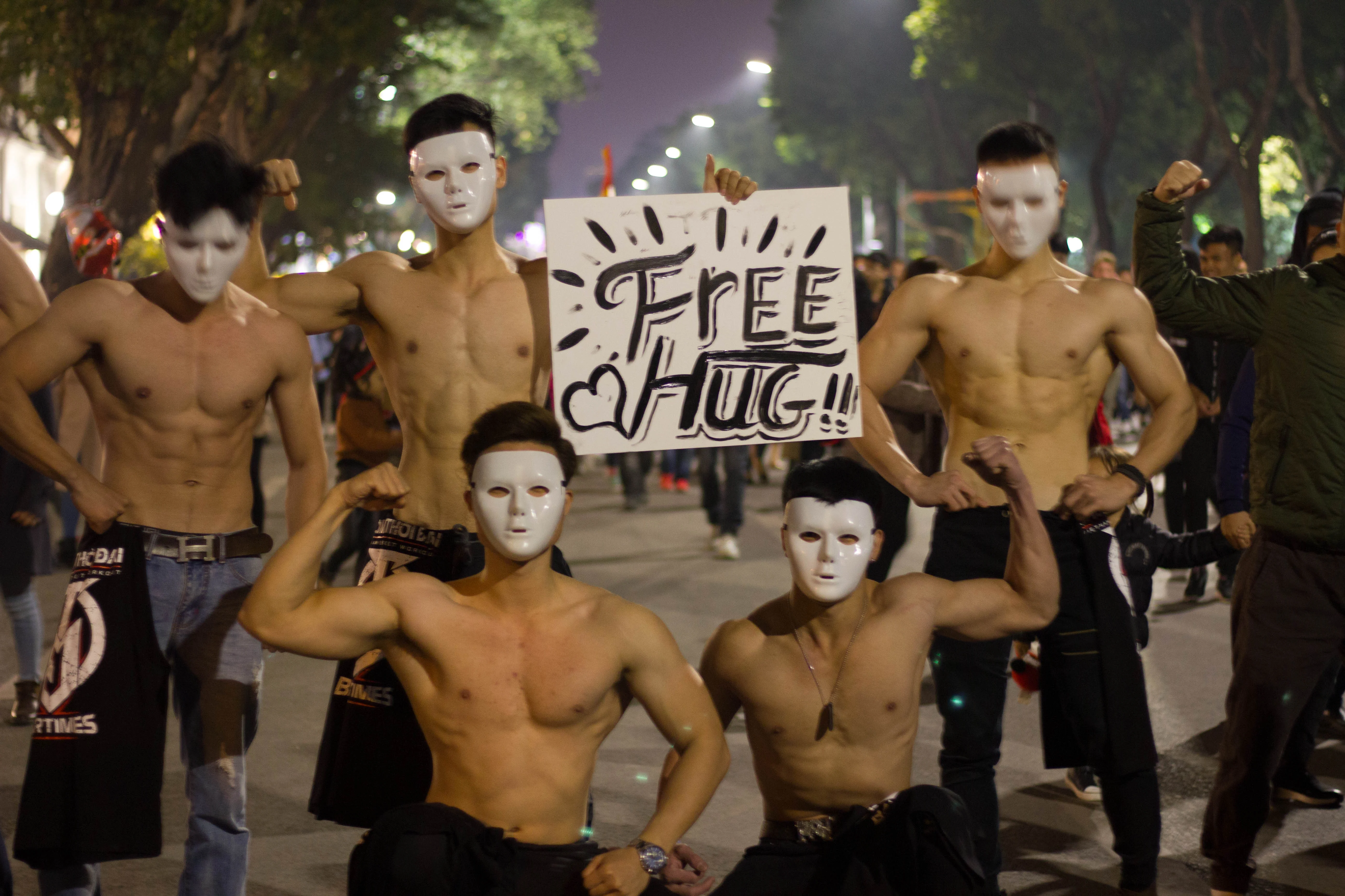 Hình 9 trong bộ sex sáu múi