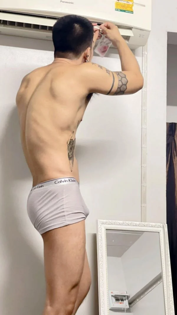 Mẫu sex sáu múi thứ 63