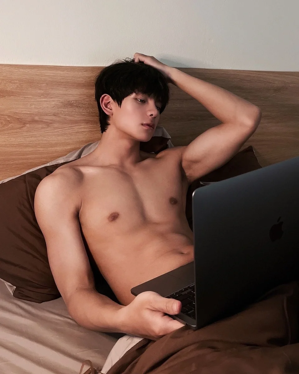Ảnh 18 minh hoạ sex sáu múi