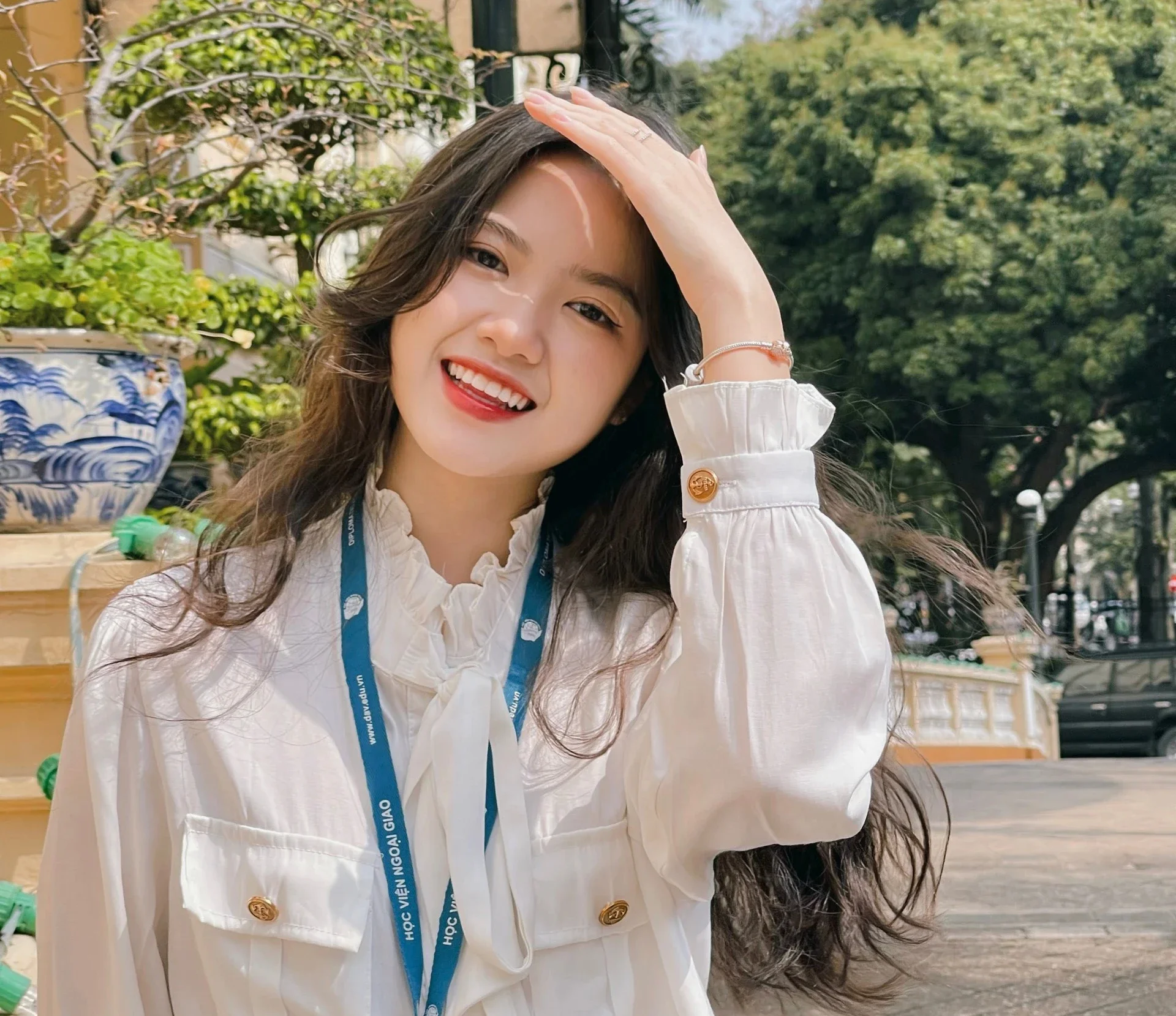 Nữ 'Sinh viên 5 tốt' xinh đẹp, giỏi giang