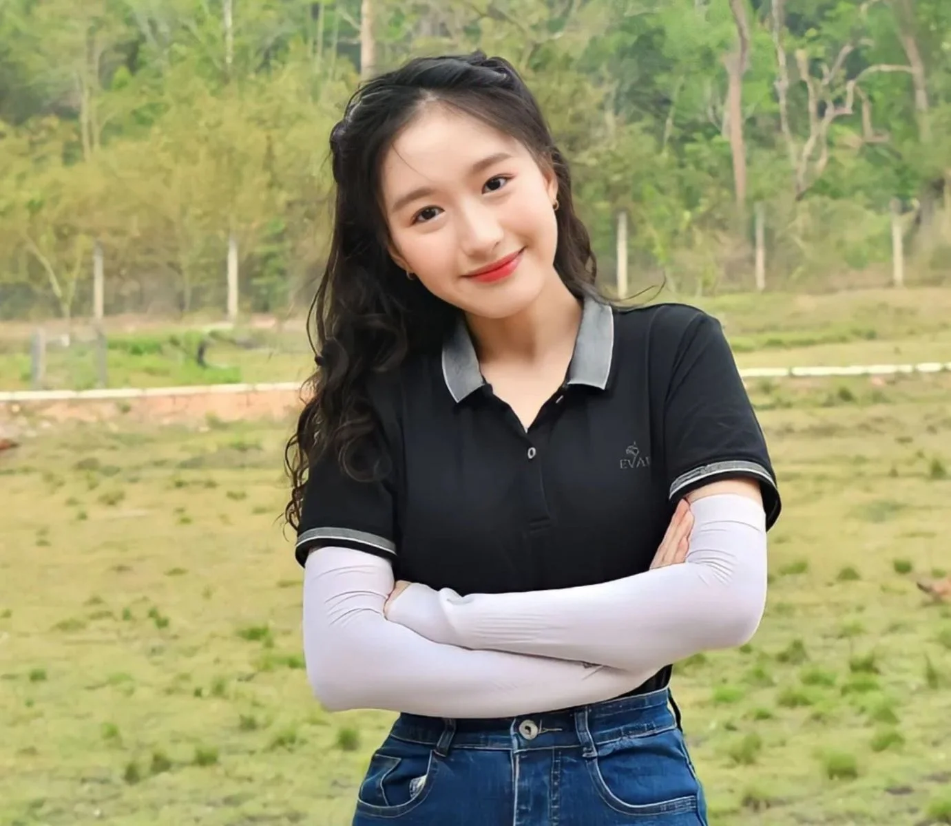 Nữ sinh có nhan sắc trong trẻo được ví như Á hậu Phương Nhi – Trường Đại học Mở Hà Nội