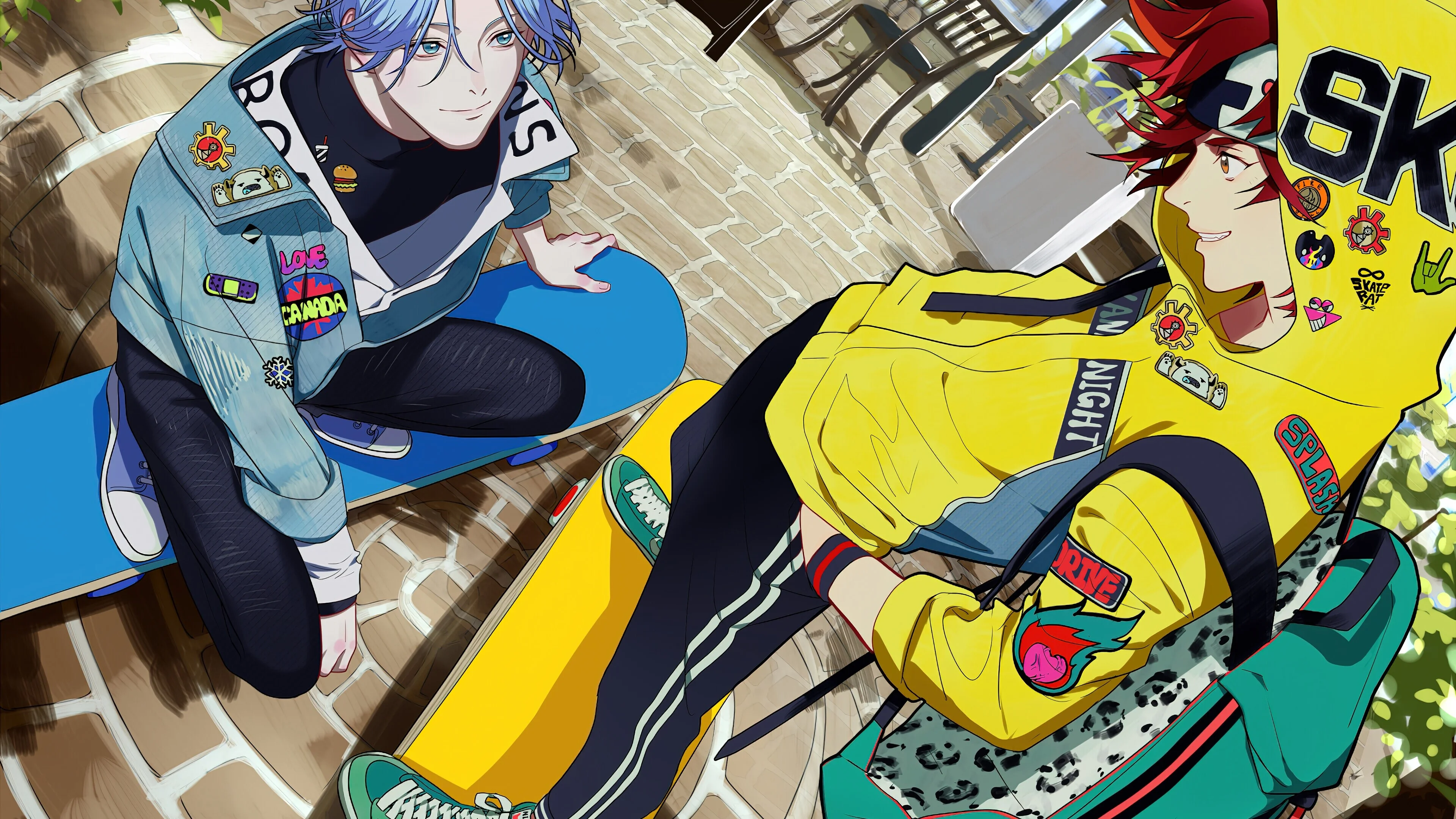 Hai chàng trai anime với kiểu tóc nam 2025 hiện đại, nổi bật trong trang phục streetwear nhiều màu sắc