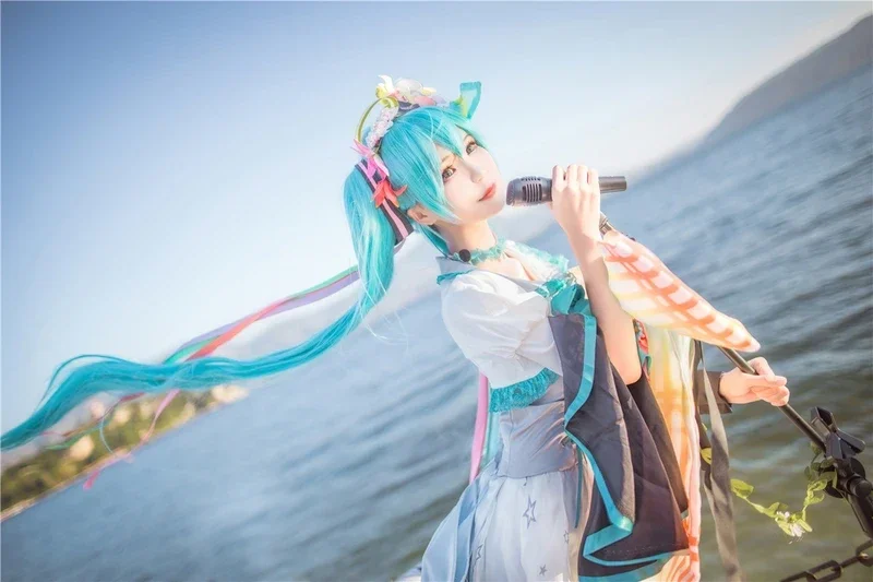 Cosplay khoe lồn sexy không che cuốn hút