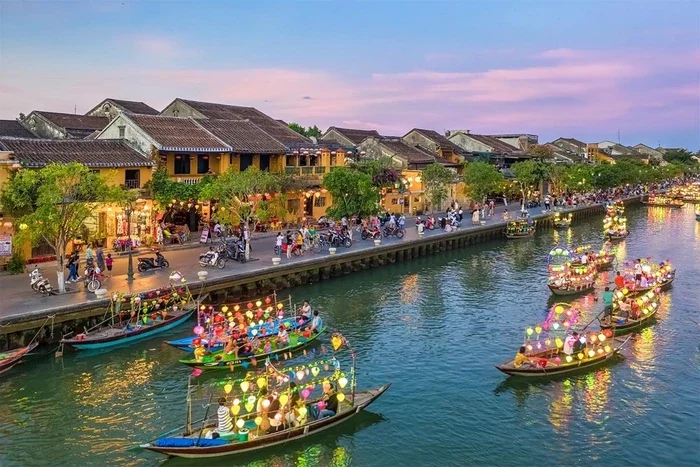 Hội An 2025: Khi phố cổ lên đèn và ký ức bừng sáng - Phố cổ Hội An - Di sản văn hóa thế giới