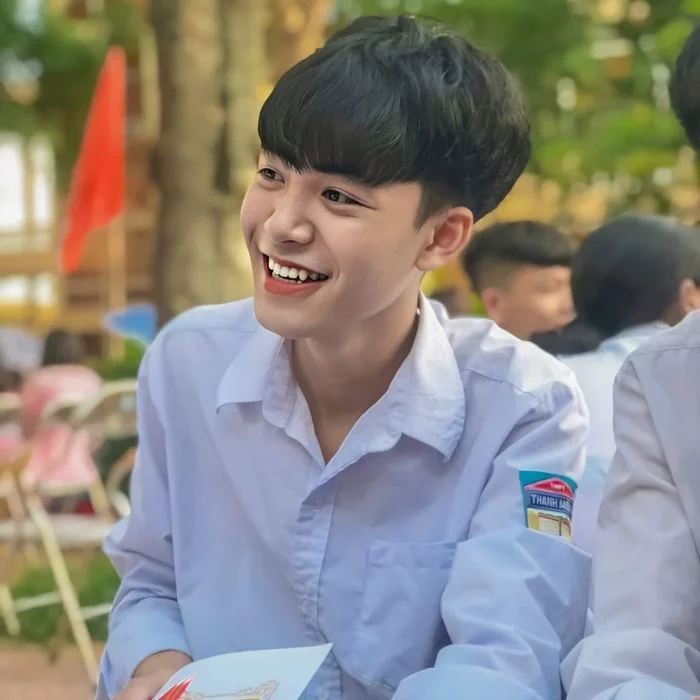 Khám phá hình ảnh những chàng trai đẹp trai ở độ tuổi học sinh cấp 2, cấp 3.