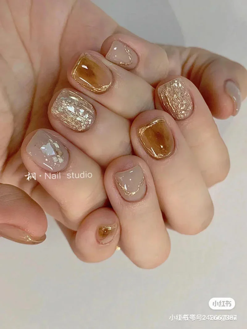 Mẫu nail đẹp nhẹ nhàng cho da ngăm